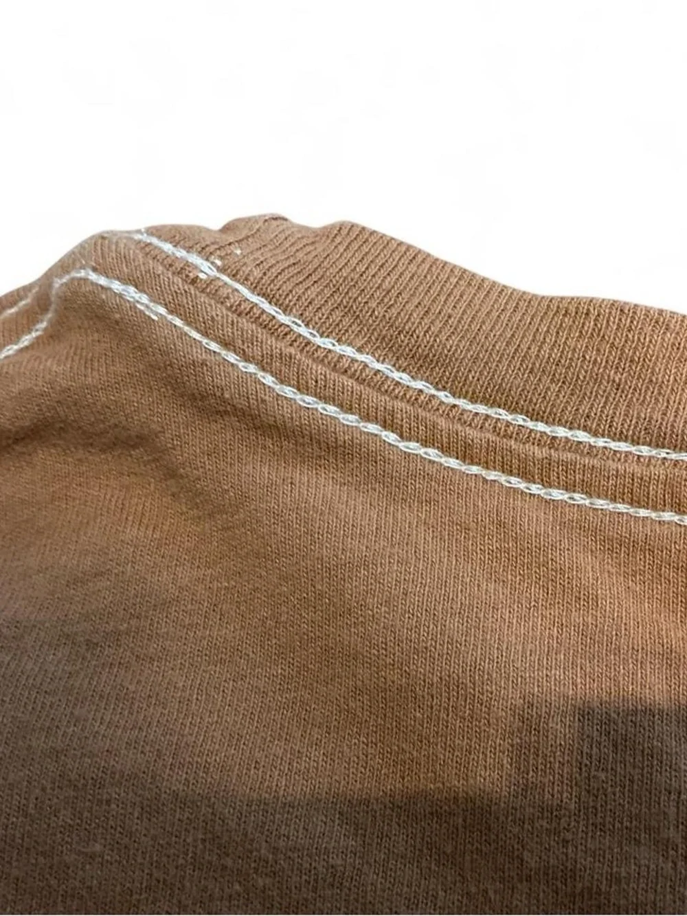 Brown cropped brooks and Dunn t-shirt large